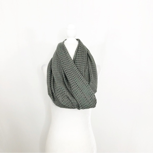 NEW Infinity Loop Winter Scarf, Gray - Picture 1 of 2